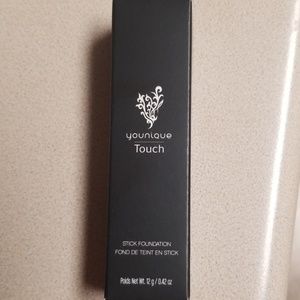 Younique stick foundation linen